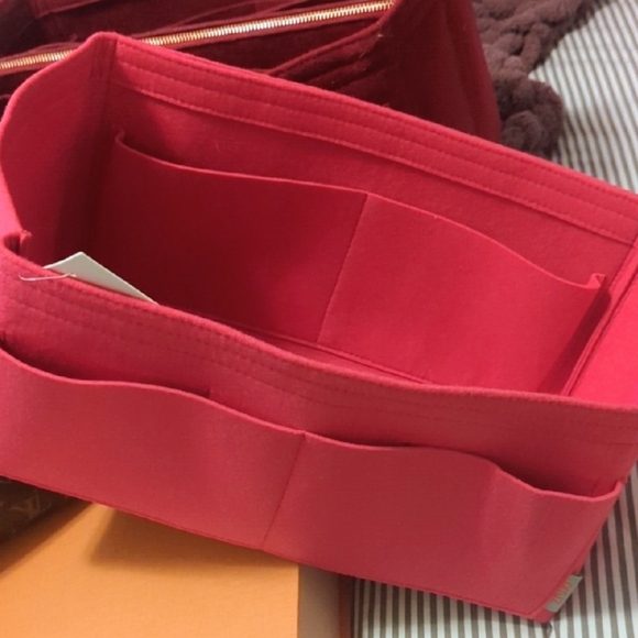 LV Monogram Speedy 40 (Box, 2 Organizers, Dust bag, Luggage tag, Lock&Key) - Picture 14 of 16